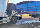 Colisão entre dois caminhões causa danos materiais no Anel Viário de Nova Santa Rosa