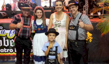Quatro Pontes realiza desfile cultural e 1ª Oktoberfest com grande participação popular
