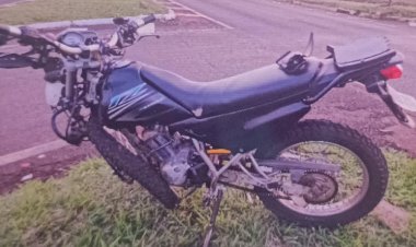 CASAL FICA FERIDO EM ACIDENTE ENTRE MOTO E CARRO NA PR-239, EM ASSIS CHATEAUBRIAND