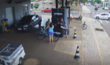 Acidente entre carro e motocicleta é registrado no centro de Nova Santa Rosa