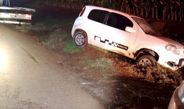 Jovem de 19 anos fica ferido após saída de pista na PR-182 entre Maripá e Toledo