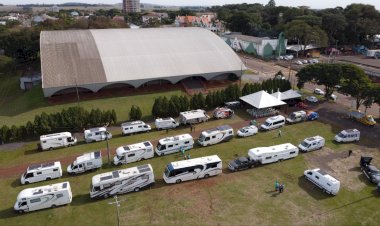 Marechal Cândido Rondon recebe caravana de motorhomes e abre veículos para visitação no lado do Ney Braga