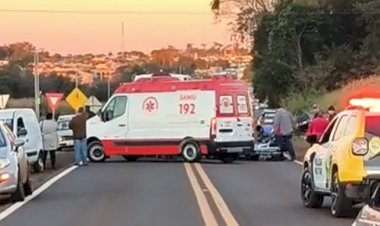 Acidente entre furgão e motocicleta deixa condutor ferido e interdita PR-491 em Nova Santa Rosa