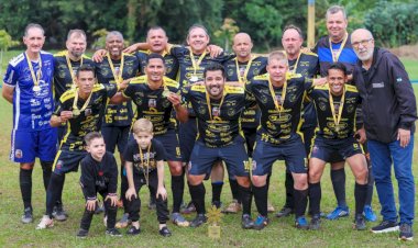 Nova Santa Rosa conquista título macrorregional do Paraná Bom de Bola no Sub-40
