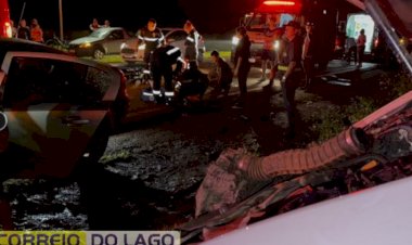 Novas informações sobre o grave acidente na  PR-495 entre Pato Bragado e Entre Rios do Oeste; um veículo é de Mercedes