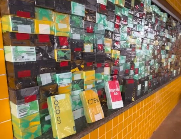 PRF apreende 500 celulares contrabandeados escondidos em fundo falso de carreta na BR-163