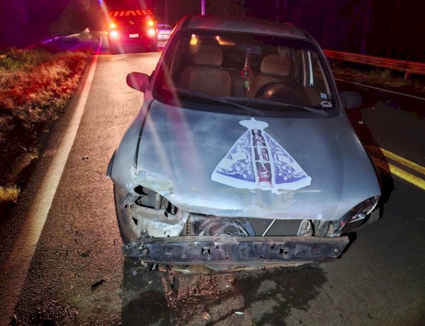 Motorista fica ferida após colisão contra barreira na PR-317, em Santa Helena