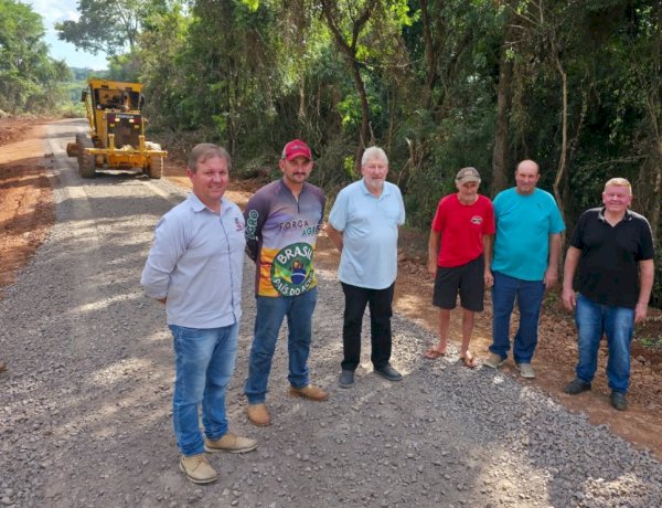 Readequação de estrada atende antiga demanda da Linha Braço do Norte