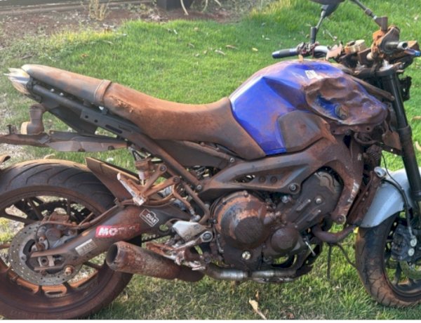 Acidente entre moto e carro deixa motociclista ferido entre Guaíra e Mercedes