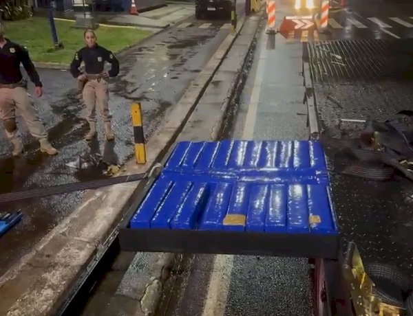 PRF apreende mais de uma tonelada de maconha em caminhão na BR-277