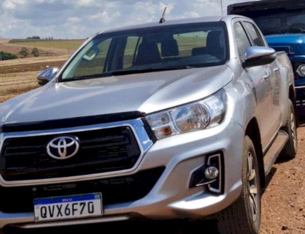 Caminhonete Hilux é furtada da garagem de residência durante a madrugada na região
