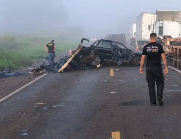Atualização: Grave acidente interdita totalmente a PR-323 e deixa ao menos três mortos em Perobal (Atualização 9 hs)