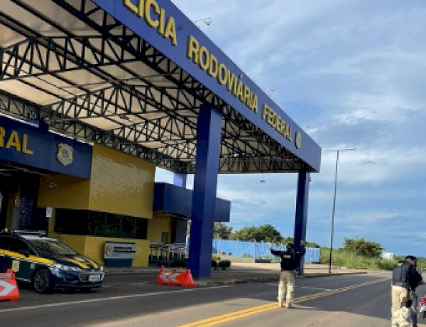 Acidente na BR-277 em Nova Laranjeiras deixa motorista  gravemente ferido e carga de frango congelado é saqueada