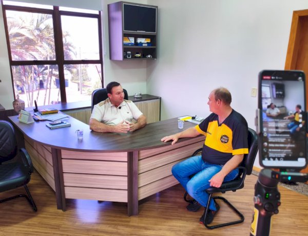Prefeito de Mercedes Laerton Weber detalha obras em andamento, projeta novas ações e comenta ação do MP