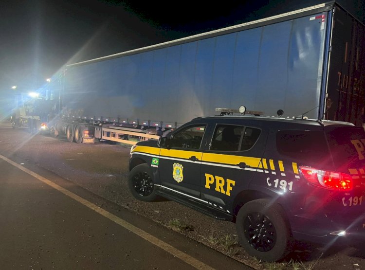 PRF flagra caminhão com motorista embriagado após denúncia na BR-277