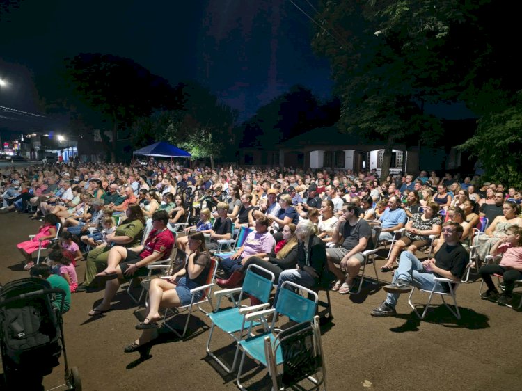 Cantata Natalina encerra o Natal da Família 2025 com chave de ouro em Nova Santa Rosa