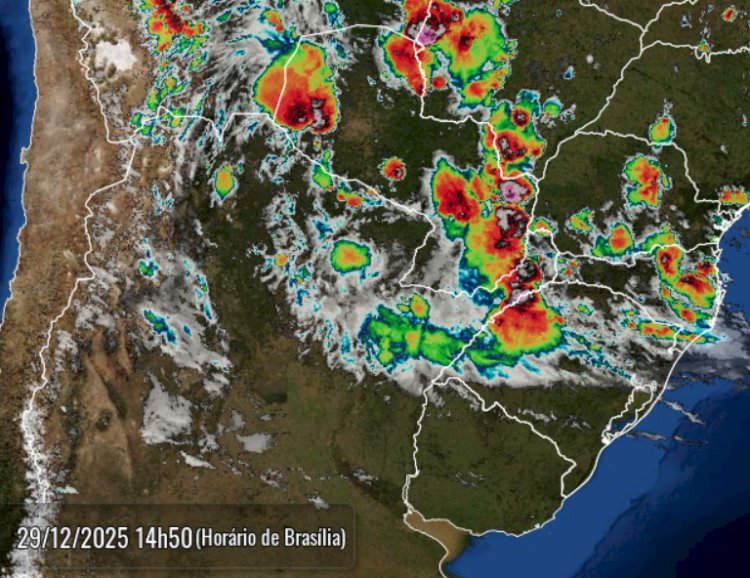 ATENÇÃO: Chuva se aproxima da costa oeste do paraná, confira a imagem de satélite