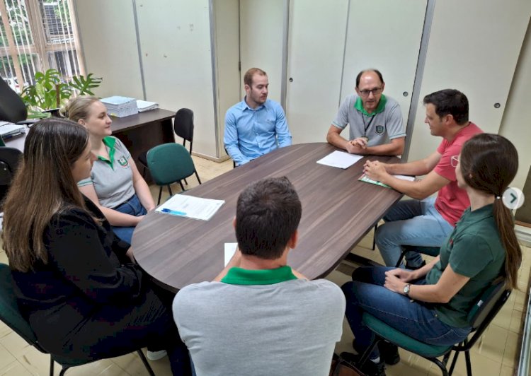 Servidores concursados tomam posse no Paço Municipal de Marechal Cândido Rondon