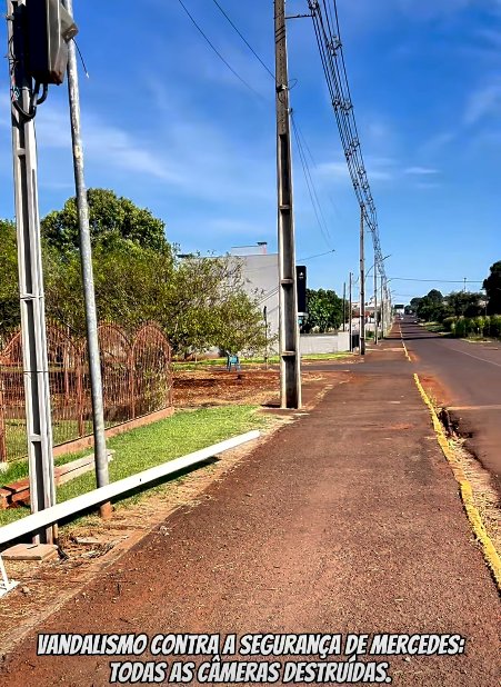 Vandalismo destrói todas as câmeras de videomonitoramento em Mercedes durante a madrugada