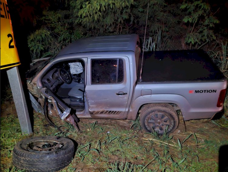 Um morto e dois feridos em Colisão entre Amarok e Gol  na PR-323, em Perobal
