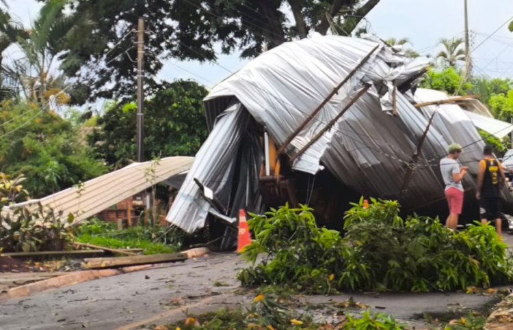 Temporal provoca destruição e deixa centenas sem energia em Maripá; o telhado de uma casa foi arrancado por inteiro