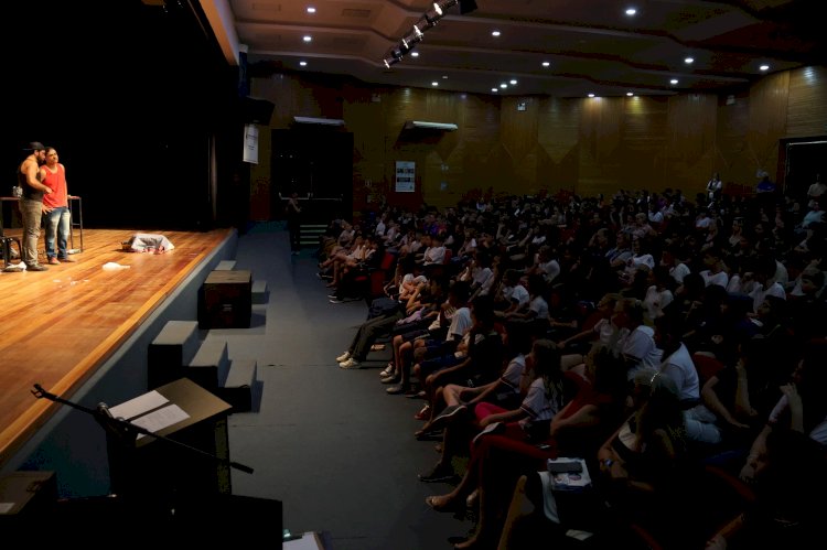 Espetáculo “Manos” mobiliza adolescentes em Nova Santa Rosa e terá nova sessão nesta tarde