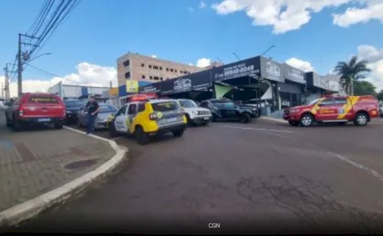 Pai e filho são mortos a tiros em loja de veículos em Cascavel