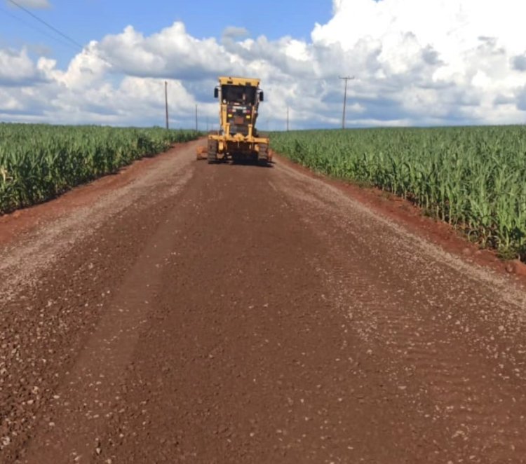 Secretaria de Agricultura recupera trecho da Estrada Gaúcha, no interior de Alto Santa Fé