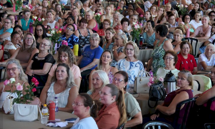 Evento reúne cerca de mil mulheres em comemoração ao Dia da Mulher em Nova Santa Rosa