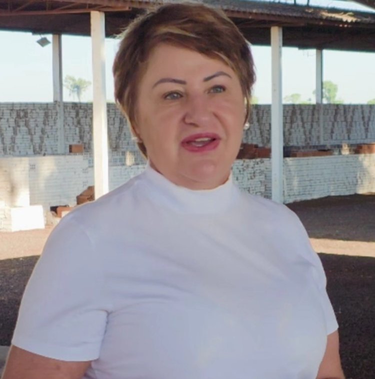 Associação da Linha Guaçu recebe trator e implementos agrícolas em Nova Santa Rosa