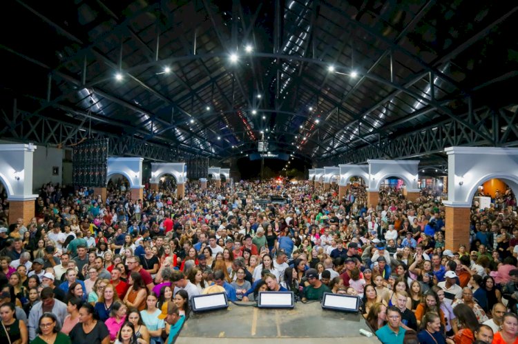 Inauguração da Rua Coberta reúne multidão e marca nova fase para Mercedes