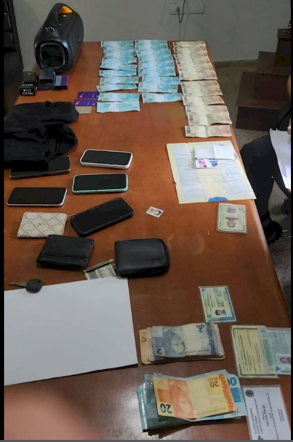 Brasileiros são presos com notas falsas no centro de Salto del Guairá