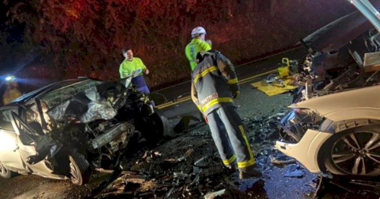 Colisão frontal entre Onix e Volvo deixa um morto e cinco feridos na BR-277