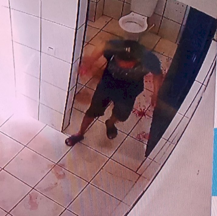 Homem é encontrado ferido em banheiro de praça em Palotina