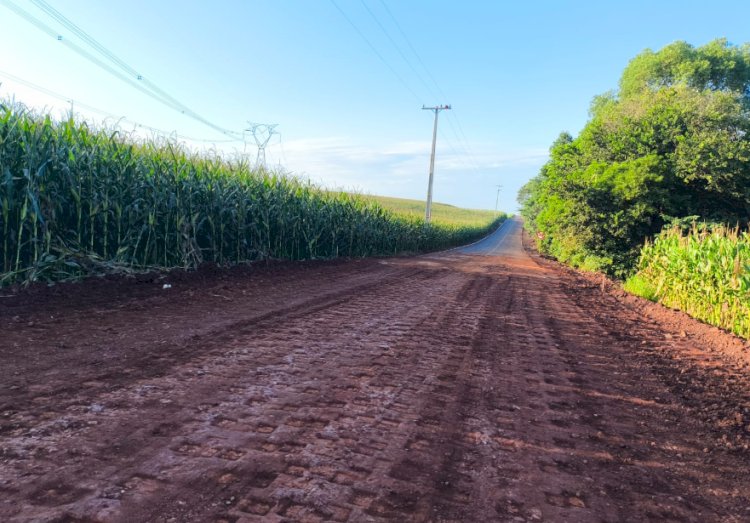 Obra de asfalto avança no distrito de Novo Três Passos e deve ligar Marechal Rondon a Nova Santa Rosa