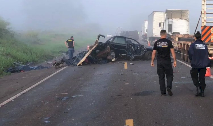 Atualização: Grave acidente interdita totalmente a PR-323 e deixa ao menos três mortos em Perobal (Atualização 9 hs)