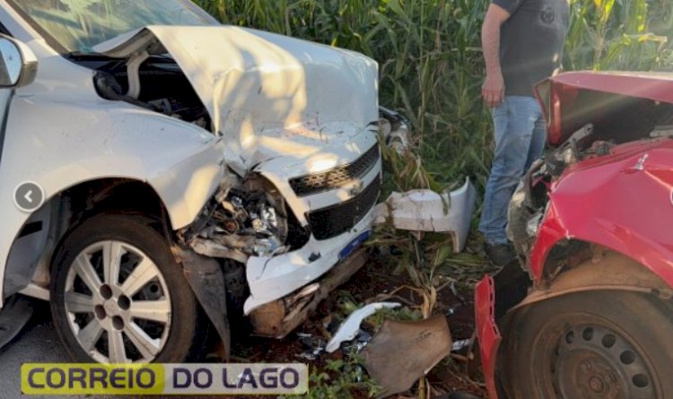 Acidente frontal deixa quatro feridos no interior de Santa Helena
