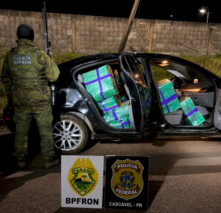 BPFRON e Polícia Federal apreendem 480 kg de maconha e prendem jovem após perseguição e capotamento na BR-277