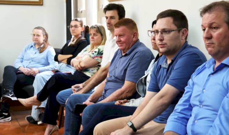 Hussein Bakri apresenta balanço de investimentos e anuncia novos recursos para Nova Santa Rosa em reunião com prefeito e lideranças