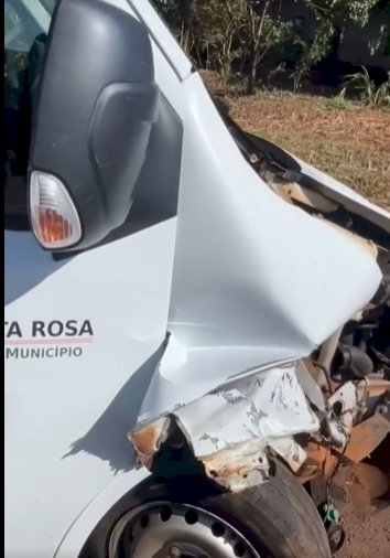 Dois acidentes em Palotina; um hoje (16)  e outro ontem dia 15, envolvendo uma van da prefeitura de Nova Santa Rosa
