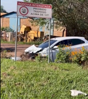 Dois acidentes em Palotina; um hoje (16)  e outro ontem dia 15, envolvendo uma van da prefeitura de Nova Santa Rosa