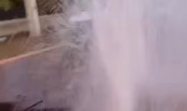 Rede de água se rompe em rua de Mercedes