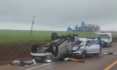 Traficantes que capotaram carro  ao  fugir da polícia, foram levados ao hospital Bom Jesus em Toledo