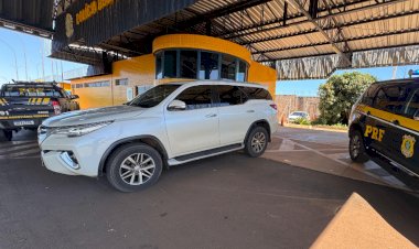 PRF recupera caminhonete roubada após fuga e colisão em Guaíra