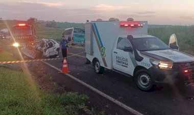 ATUALIZANDO; sobe para seis pessoas que morrem em colisão frontal entre Gol e ônibus na PR-490