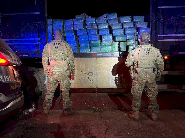 PRF apreende 1,5 tonelada de maconha em caminhão em Assis Chateaubriand