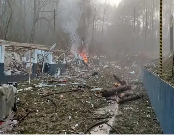 Fábrica explode, mata um e deixa vários feridos e 9 desaparecidos  em Quatro Barras no PR