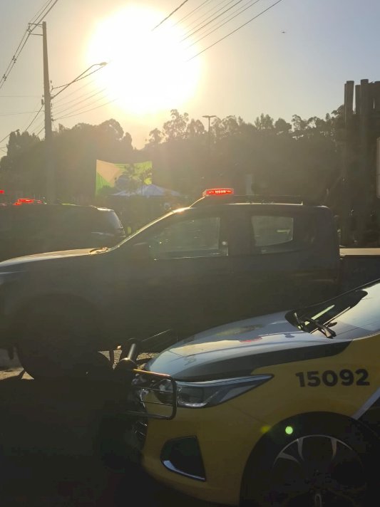 Assaltantes  atiram contra polícia  e fogem para o mato  entre Guaíra e Terra Roxa