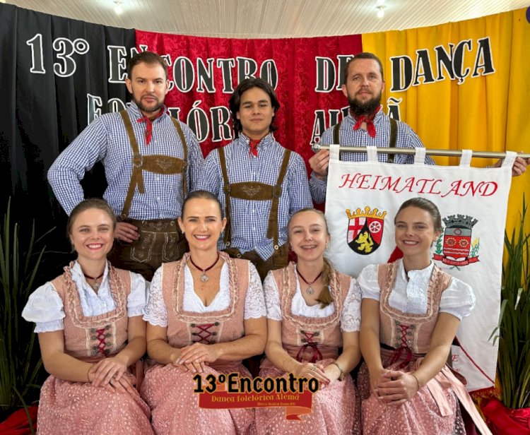 13º Encontro de Dança Folclórica Alemã reúne 21 grupos em Alto Santa Fé