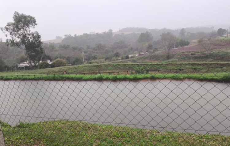Chuva já chegou  e frio vem na retaguarda do tempo